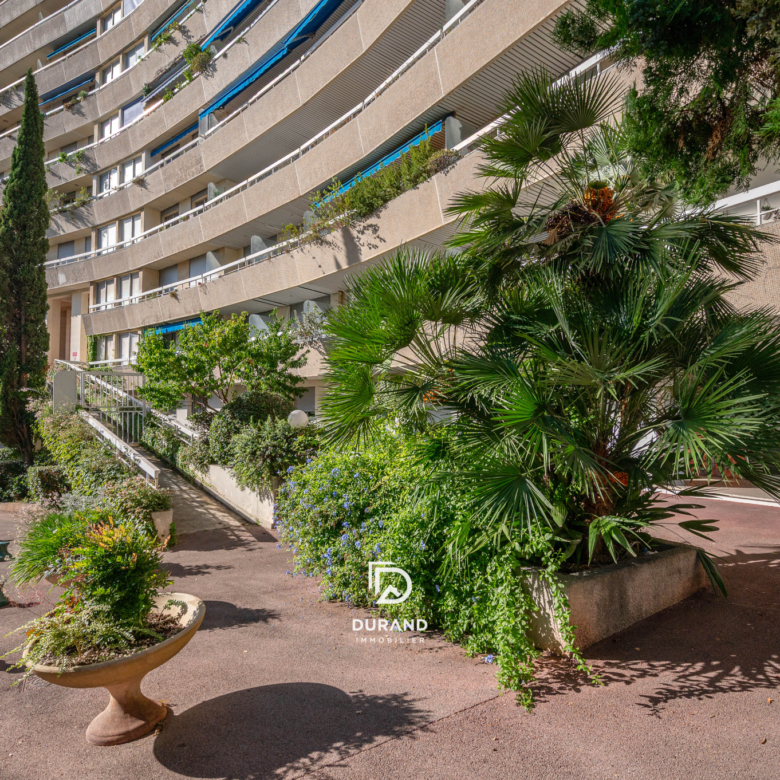 APPARTEMENT - TERRASSE - PERIER - CARRE D'OR - 13008 MARSEILLE