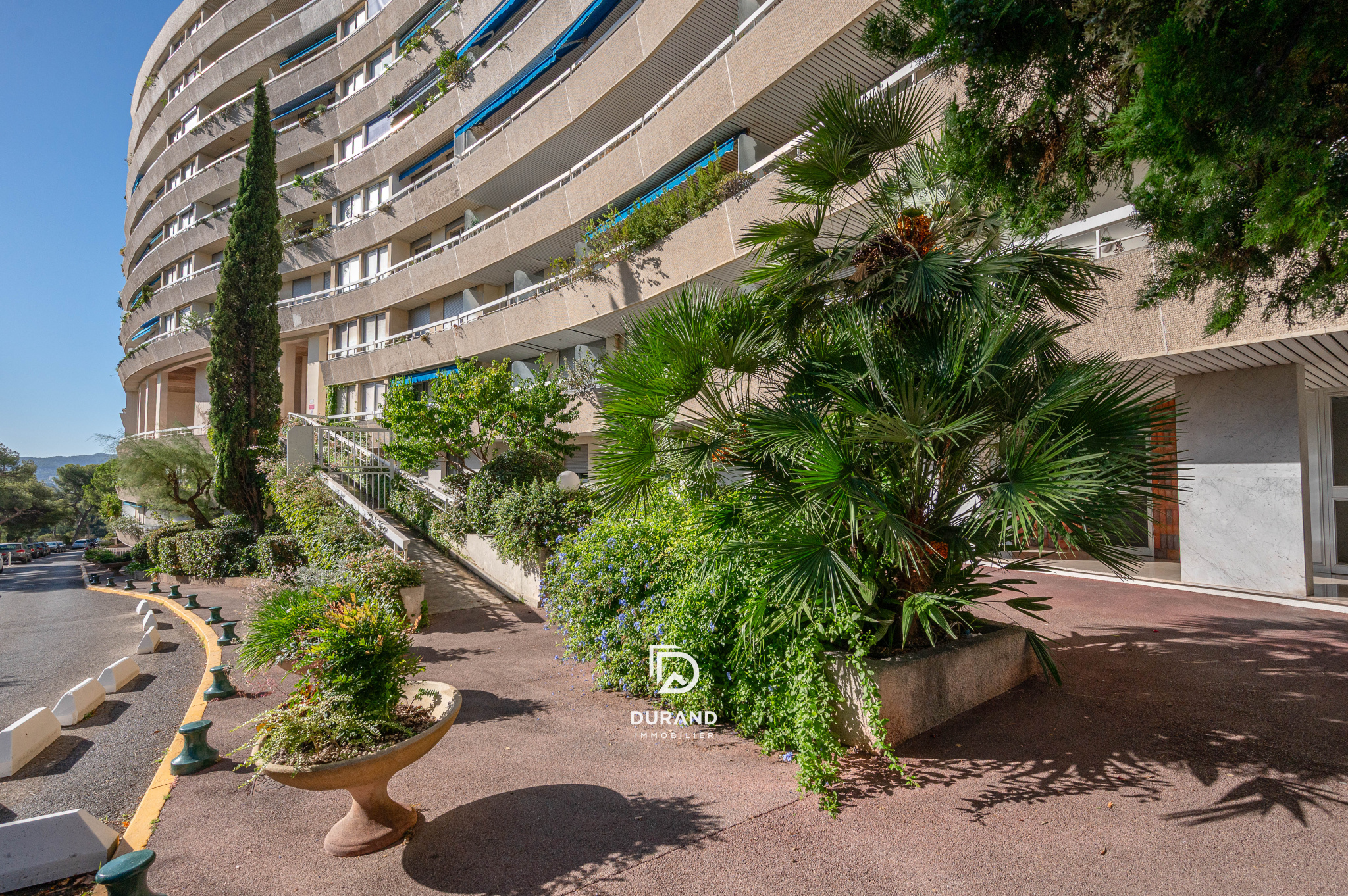 APPARTEMENT - TERRASSE - PERIER - CARRE D'OR - 13008 MARSEILLE