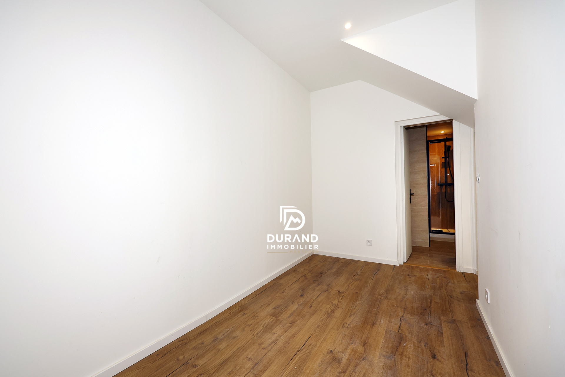 Superbe T6 en triplex dans une maison de village