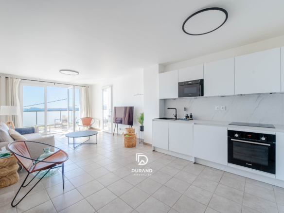 APPARTEMENT - VUE MER - 13016 MARSEILLE