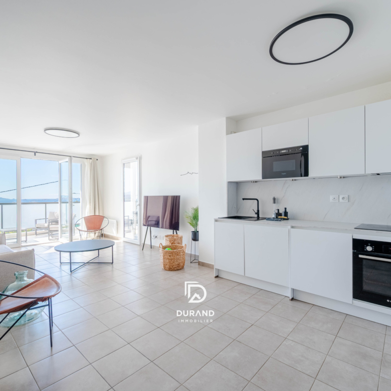 APPARTEMENT - VUE MER - 13016 MARSEILLE