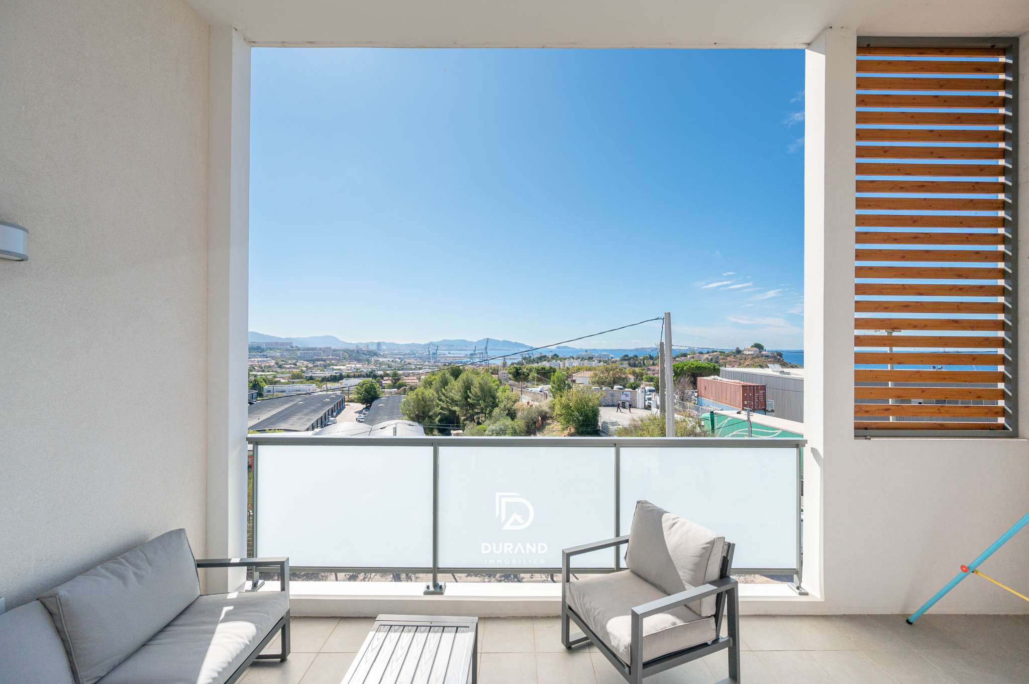 APPARTEMENT - VUE MER - 13016 MARSEILLE
