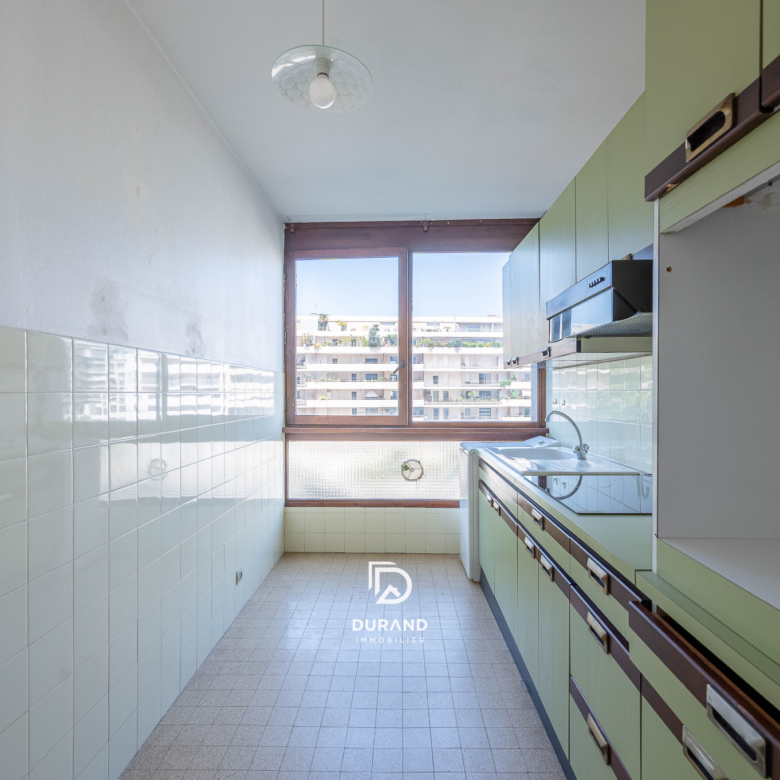 APPARTEMENT - DUPLEX - LE BRASILIA - 13008 MARSEILLE