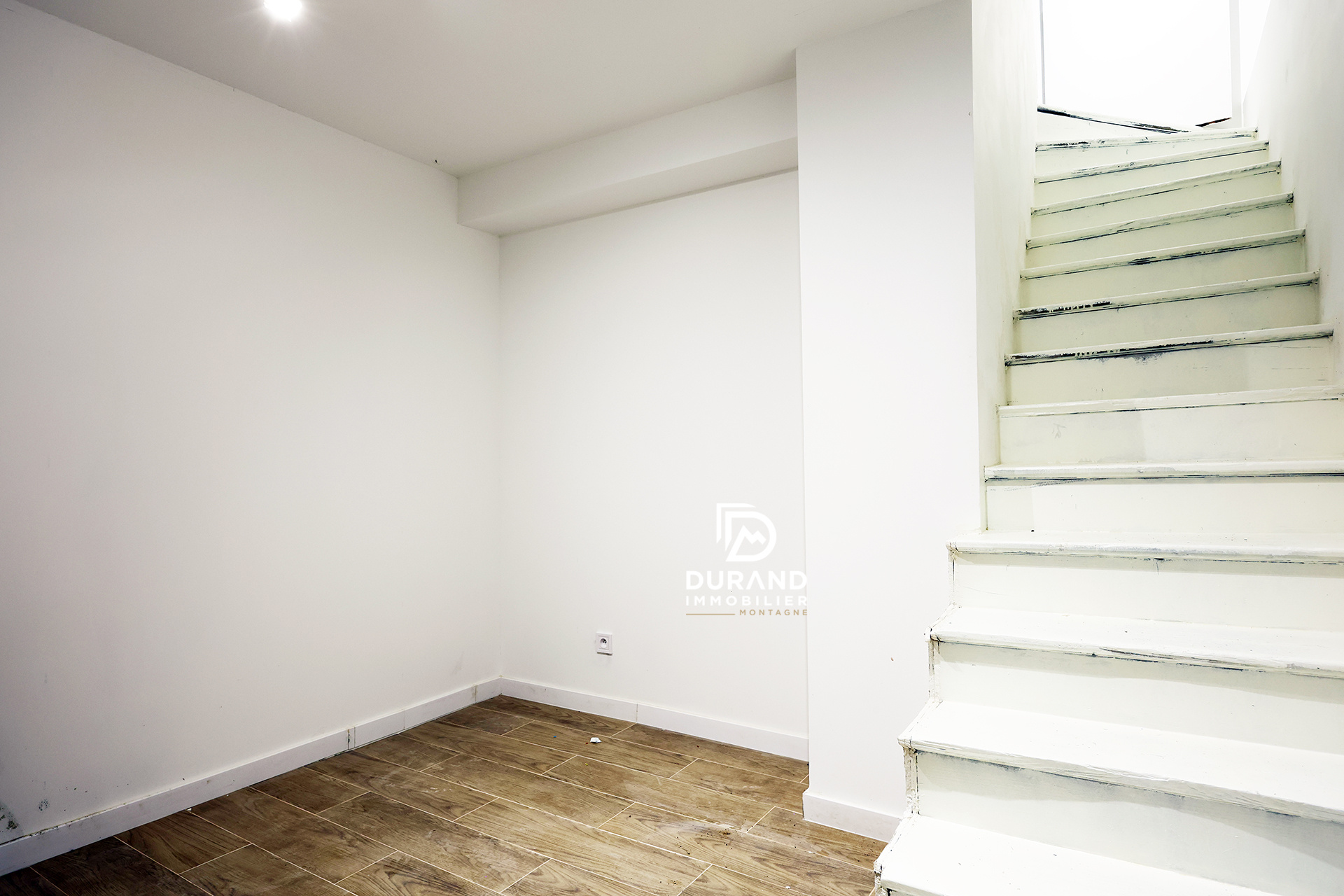 Superbe T6 en triplex dans une maison de village