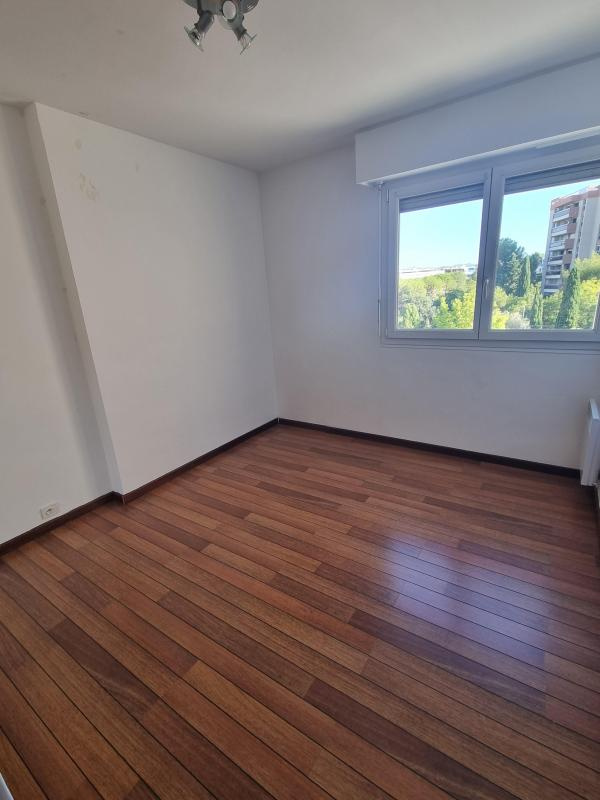 T3 MEUBLE avec terrasse