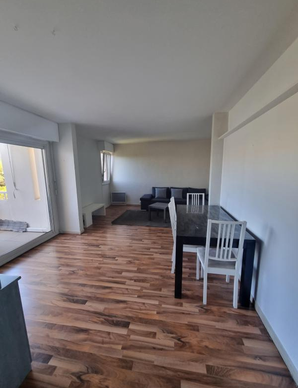 T3 MEUBLE avec terrasse