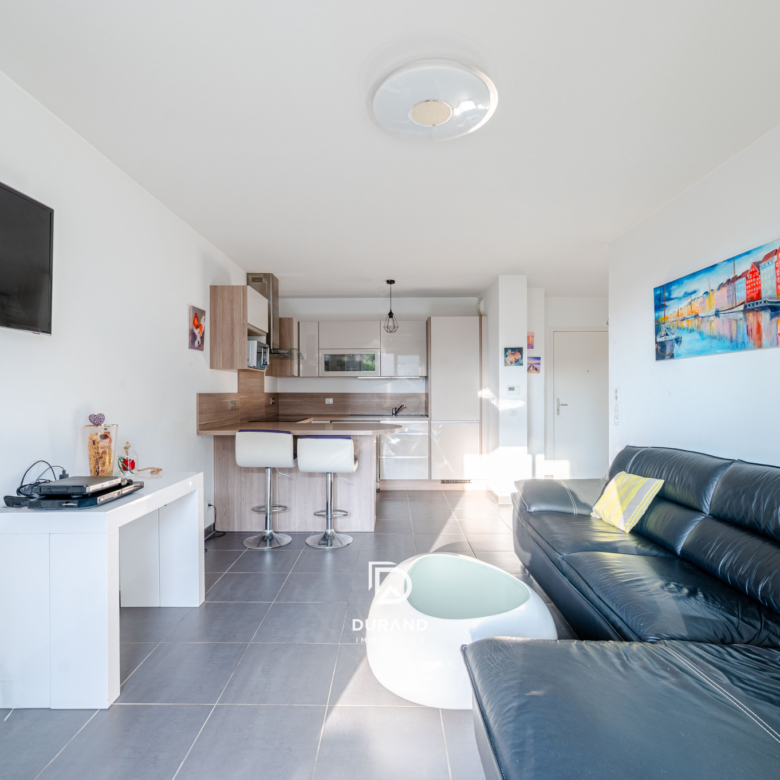 APPARTEMENT - T3 - 58M2 - LES TROIS LUCS - 13012 MARSEILLE