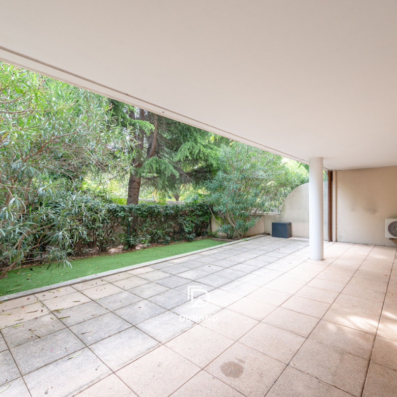 APPARTEMENT - REZ DE JARDIN - 13009