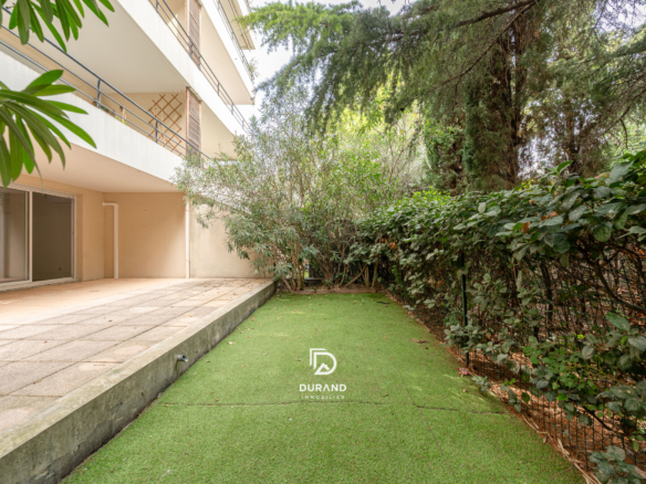 APPARTEMENT - REZ DE JARDIN - 13009