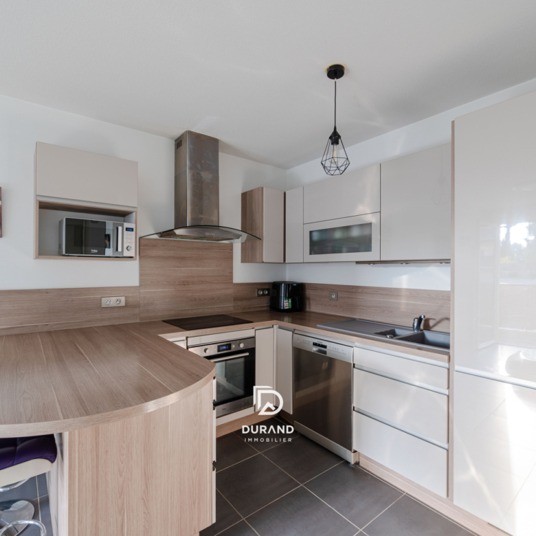 APPARTEMENT - T3 - 58M2 - LES TROIS LUCS - 13012 MARSEILLE