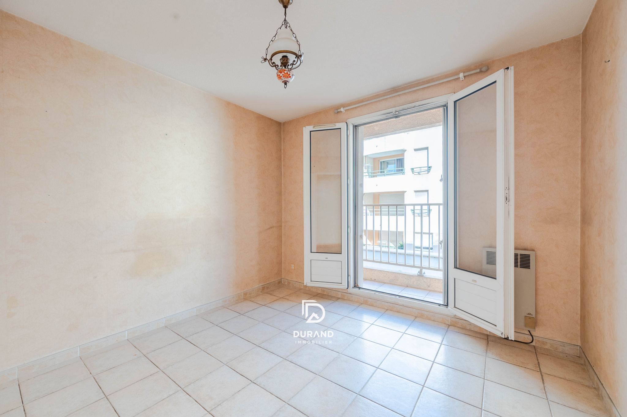 APPARTEMENT - T4 - LE ROUET - 13008 MARSEILLE