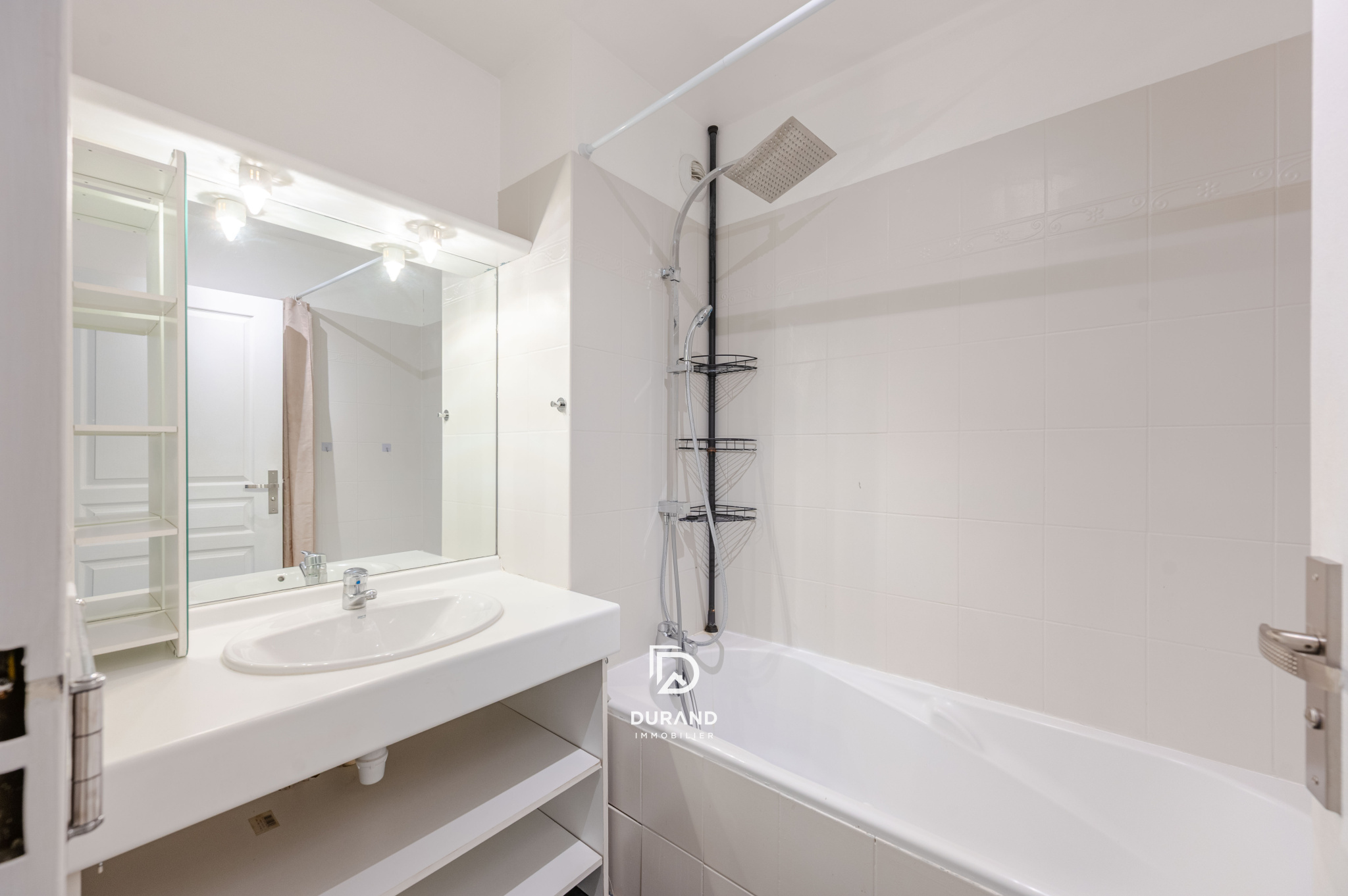 APPARTEMENT - REZ DE JARDIN - 13009