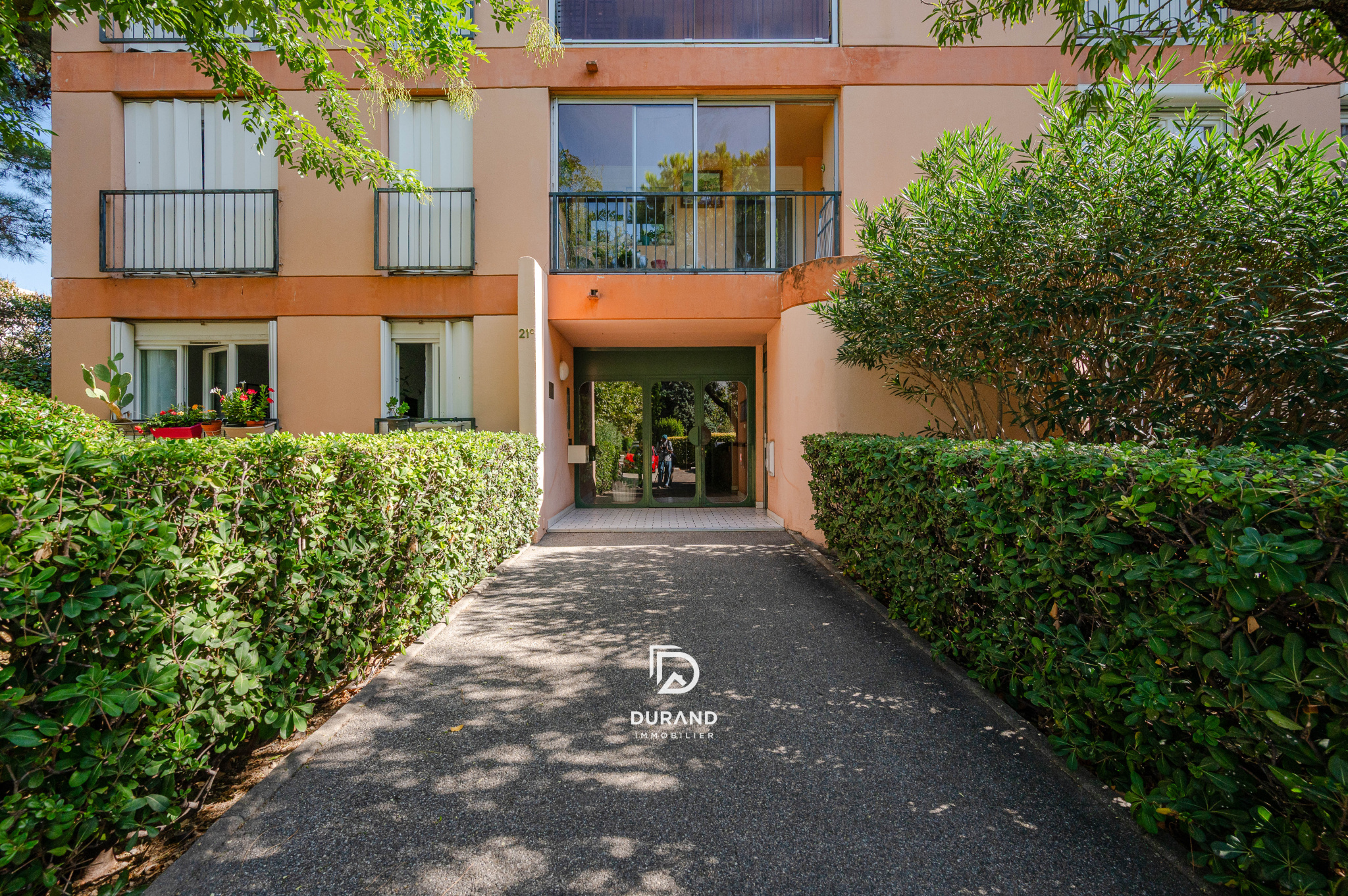 APPARTEMENT - T2 - SAINT TRONC - 13010 MARSEILLE