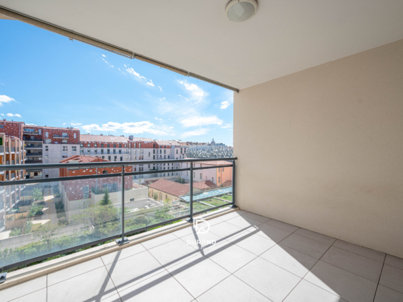 T3 RECENT -TERRASSE - EUROMEDITERRANÉE- JOLIETTE