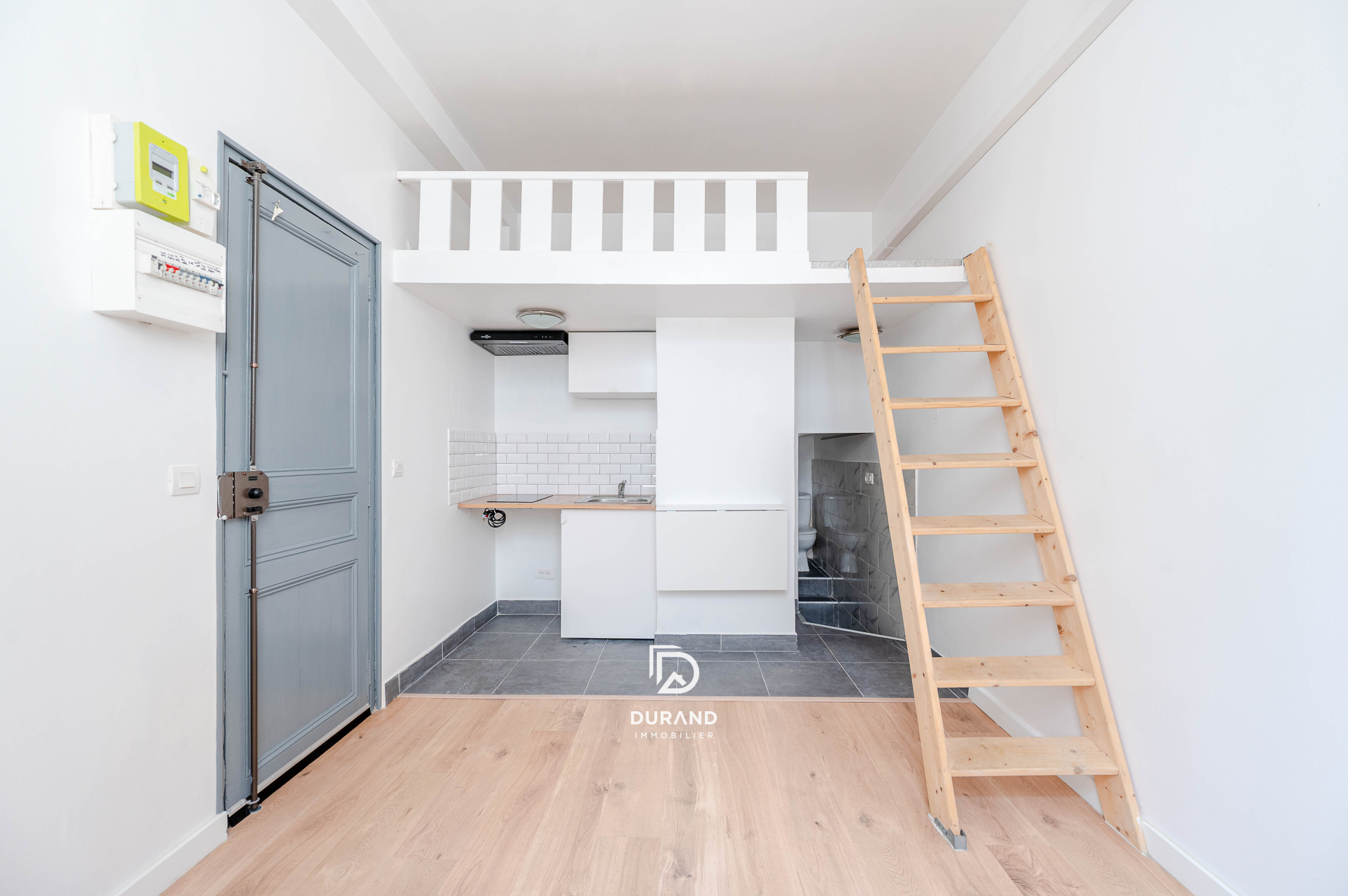 APPARTEMENT - ROUCAS BLANC - 13007 MARSEILLE