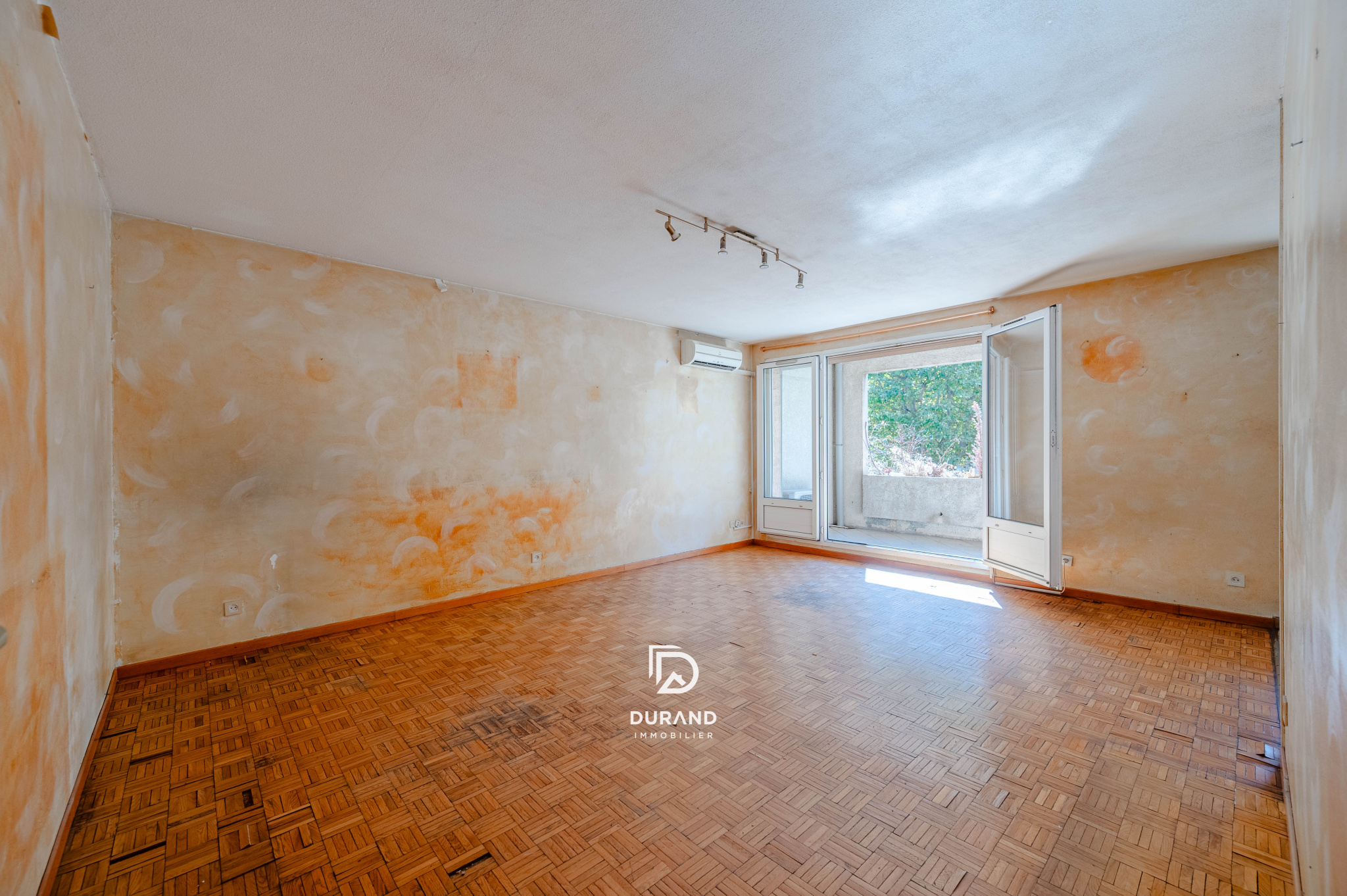 APPARTEMENT - T4 - LE ROUET - 13008 MARSEILLE