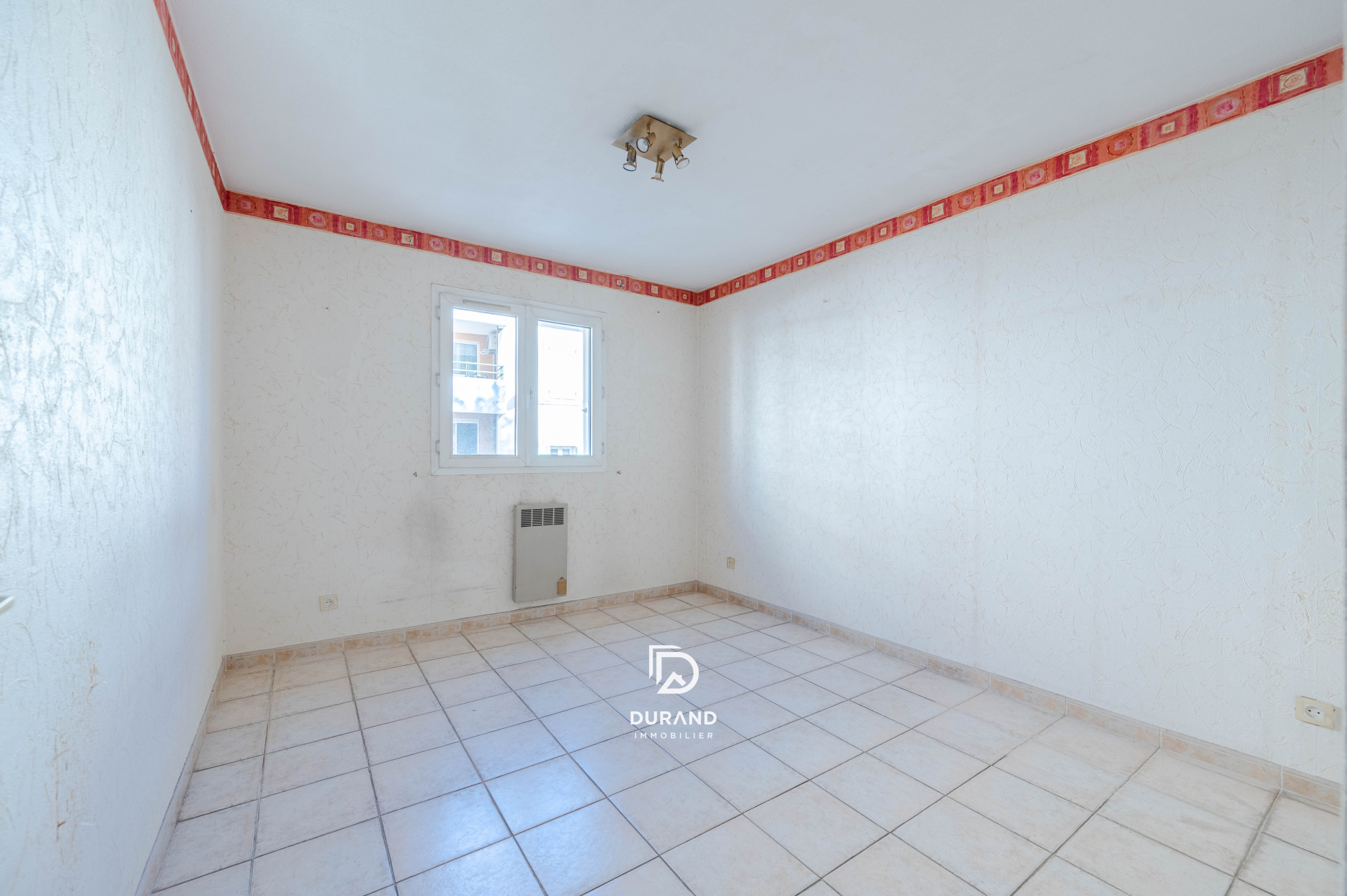 APPARTEMENT - T4 - LE ROUET - 13008 MARSEILLE