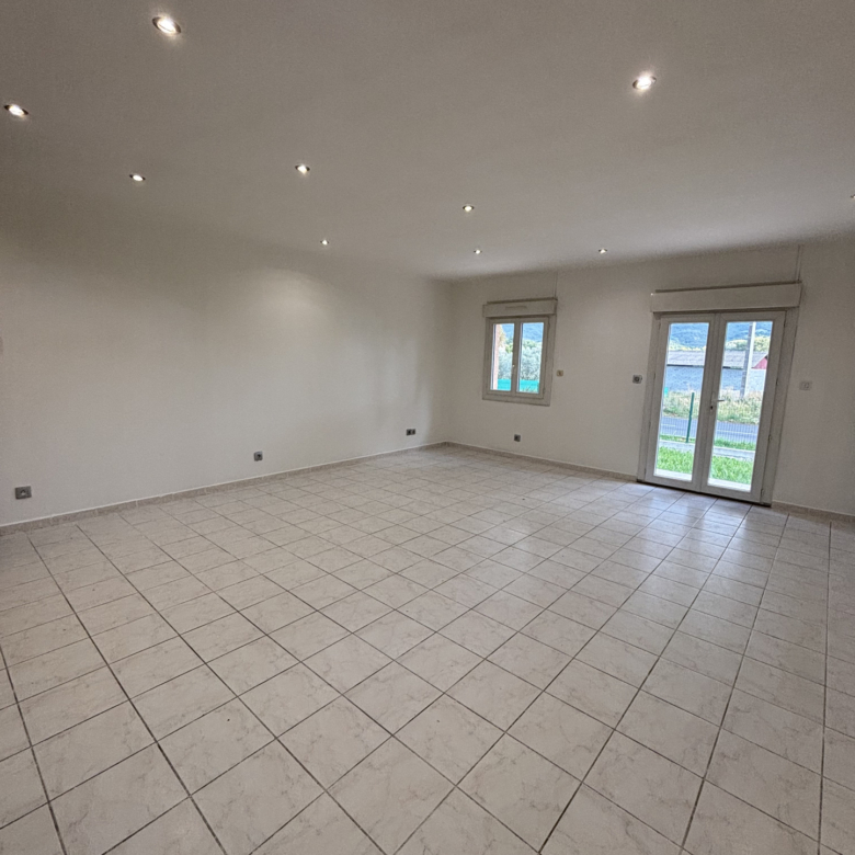 MAISON - JARDIN - BRAS D'ASSE