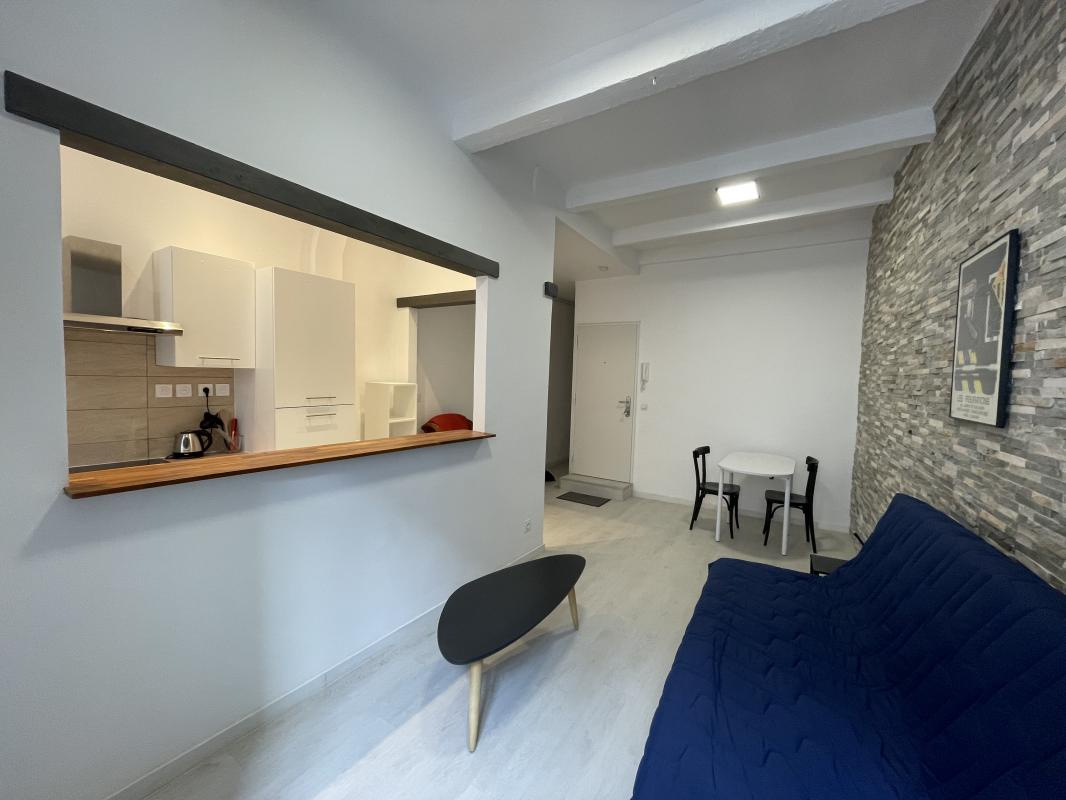 T1 entèrement rénové dans Le Panier