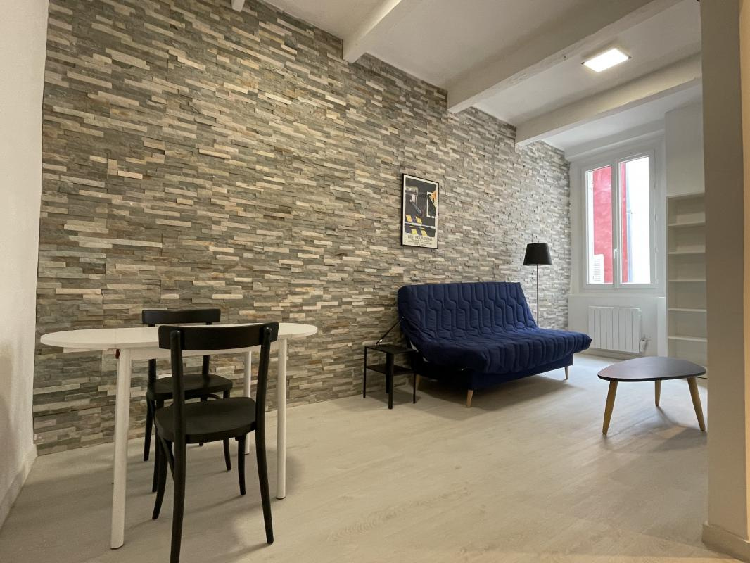 T1 entèrement rénové dans Le Panier