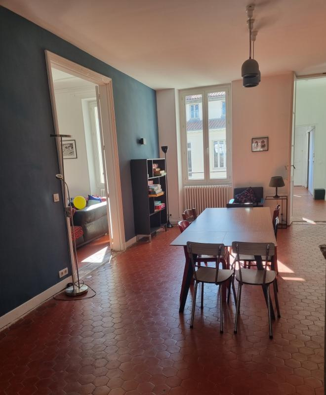 ATYPIQUE T3/4 MEUBLE de 109.61m2