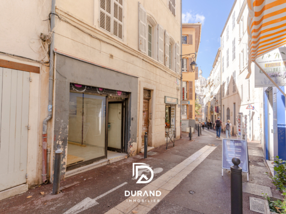LOCAL COMMERCIAL - 33 m2 - LE PANIER - 13002 MARSEILLE