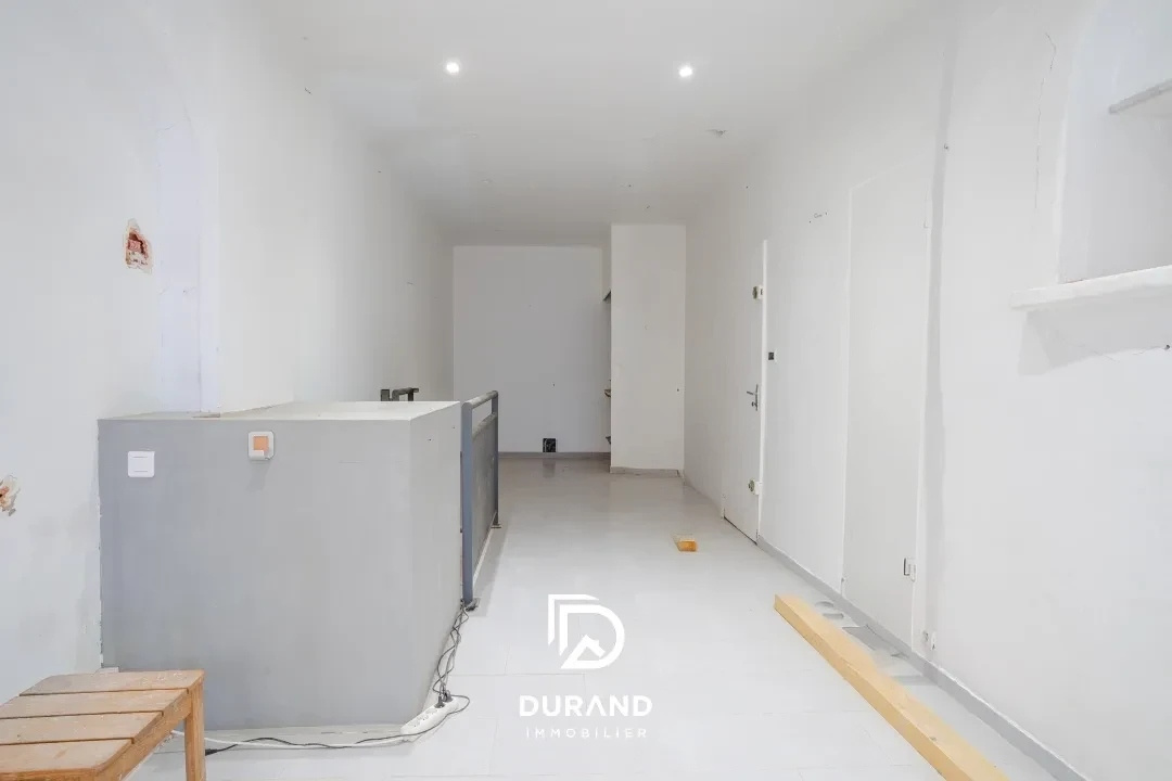 LOCAL COMMERCIAL - 33 m2 - LE PANIER - 13002 MARSEILLE