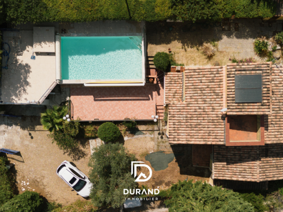 Maison familiale avec piscine et garage