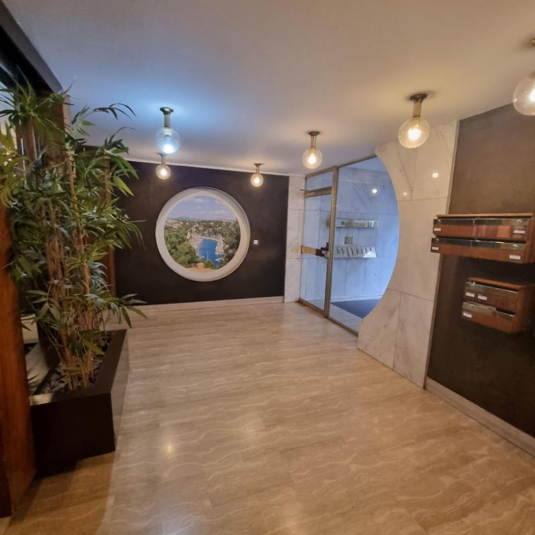 studio avec balcon au calme