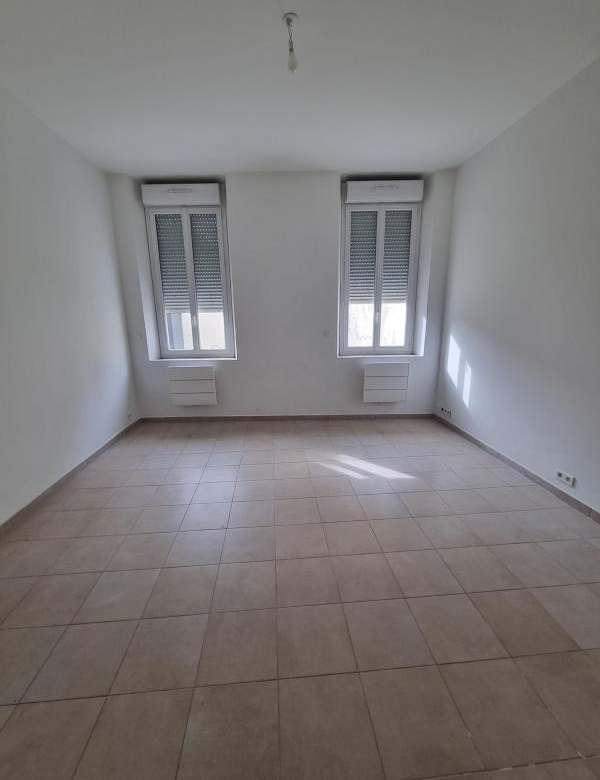 Grand T2 avec jardin   Saint-Marcel (11?)   52