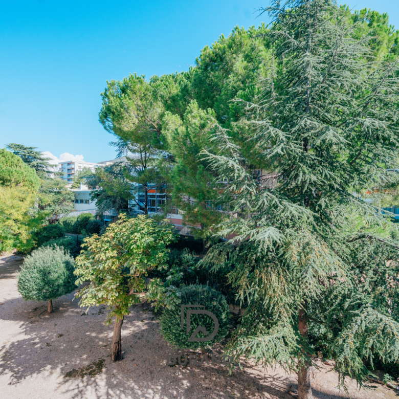 APPARTEMENT - 71 M2 - SAINT TRONC 13010 MARSEILLE