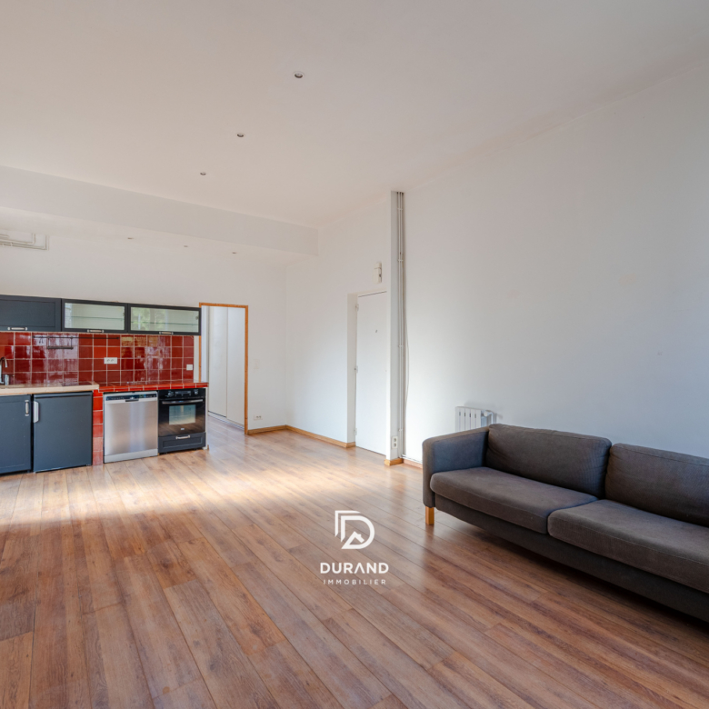 APPARTEMENT - 2 PIECES - 13007 MARSEILLE