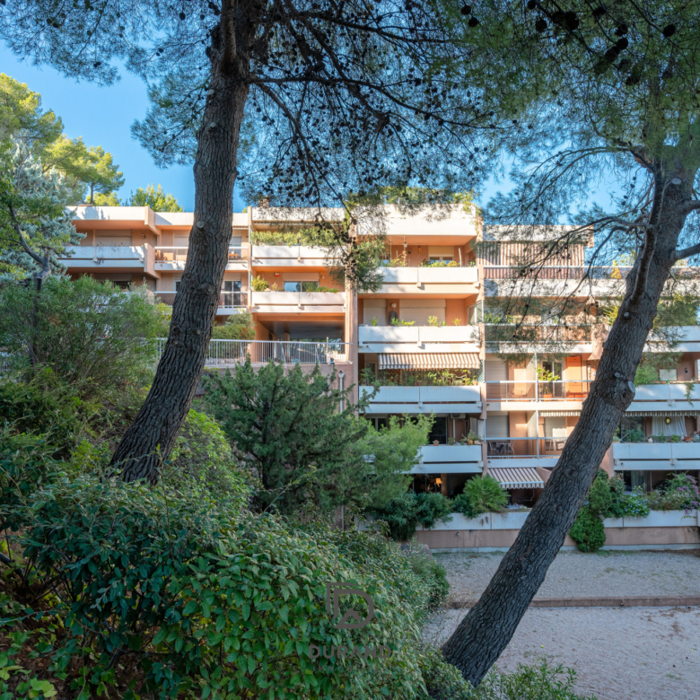 APPARTEMENT -  PERIER - CARRE D'OR - 13008 MARSEILLE