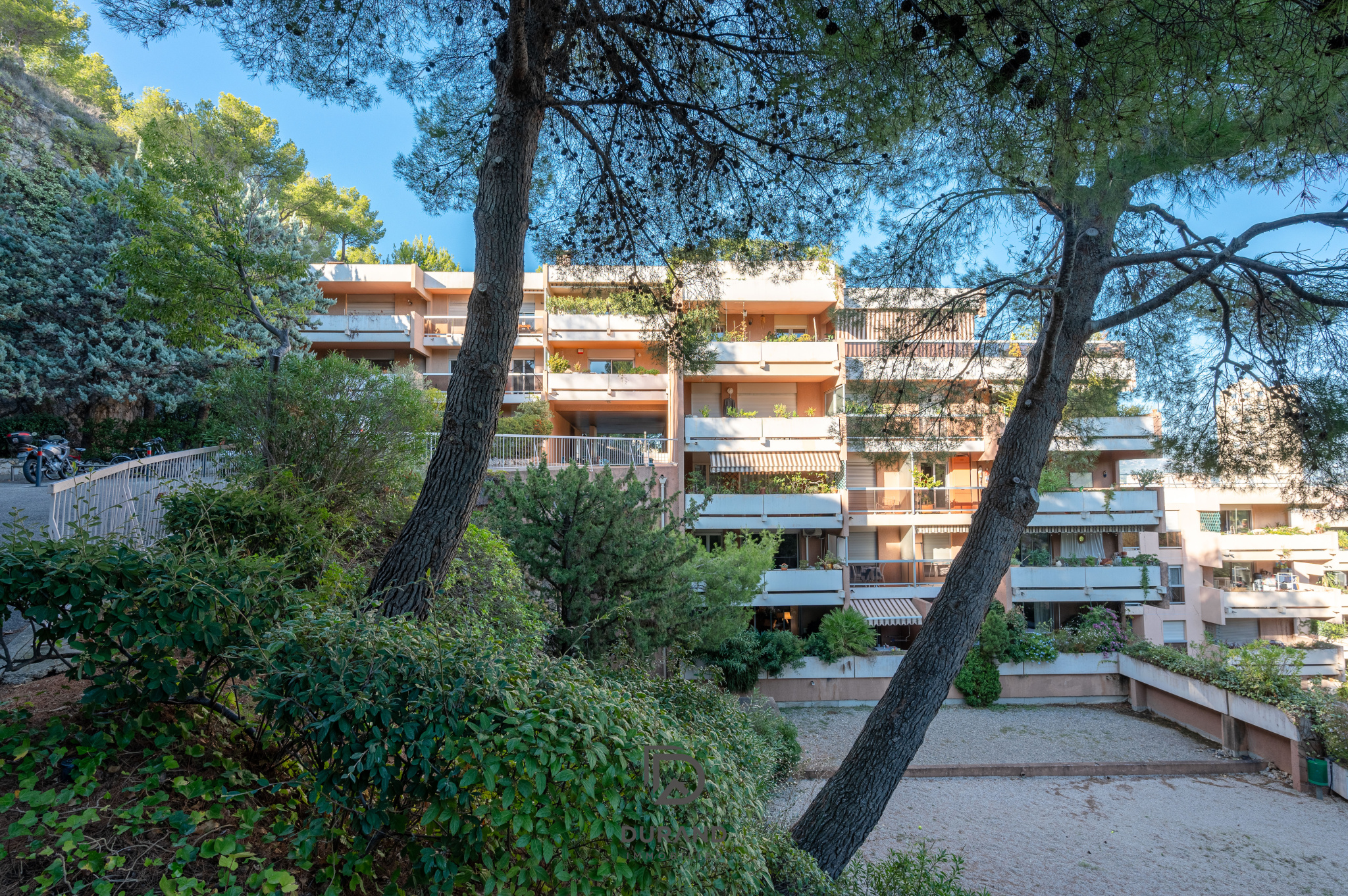 APPARTEMENT -  PERIER - CARRE D'OR - 13008 MARSEILLE