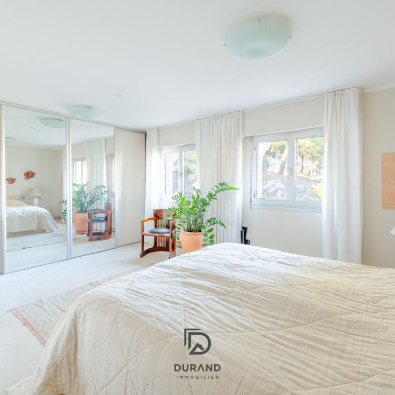 APPARTEMENT -  PERIER - CARRE D'OR - 13008 MARSEILLE