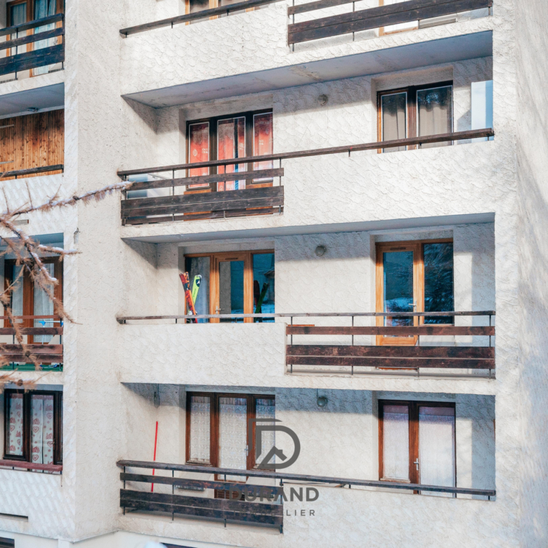 APPARTEMENT DE STATION  AVEC BALCON 05560 VARS LES CLAUX