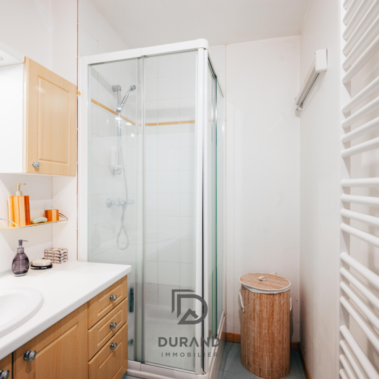 APPARTEMENT DE STATION  AVEC BALCON 05560 VARS LES CLAUX