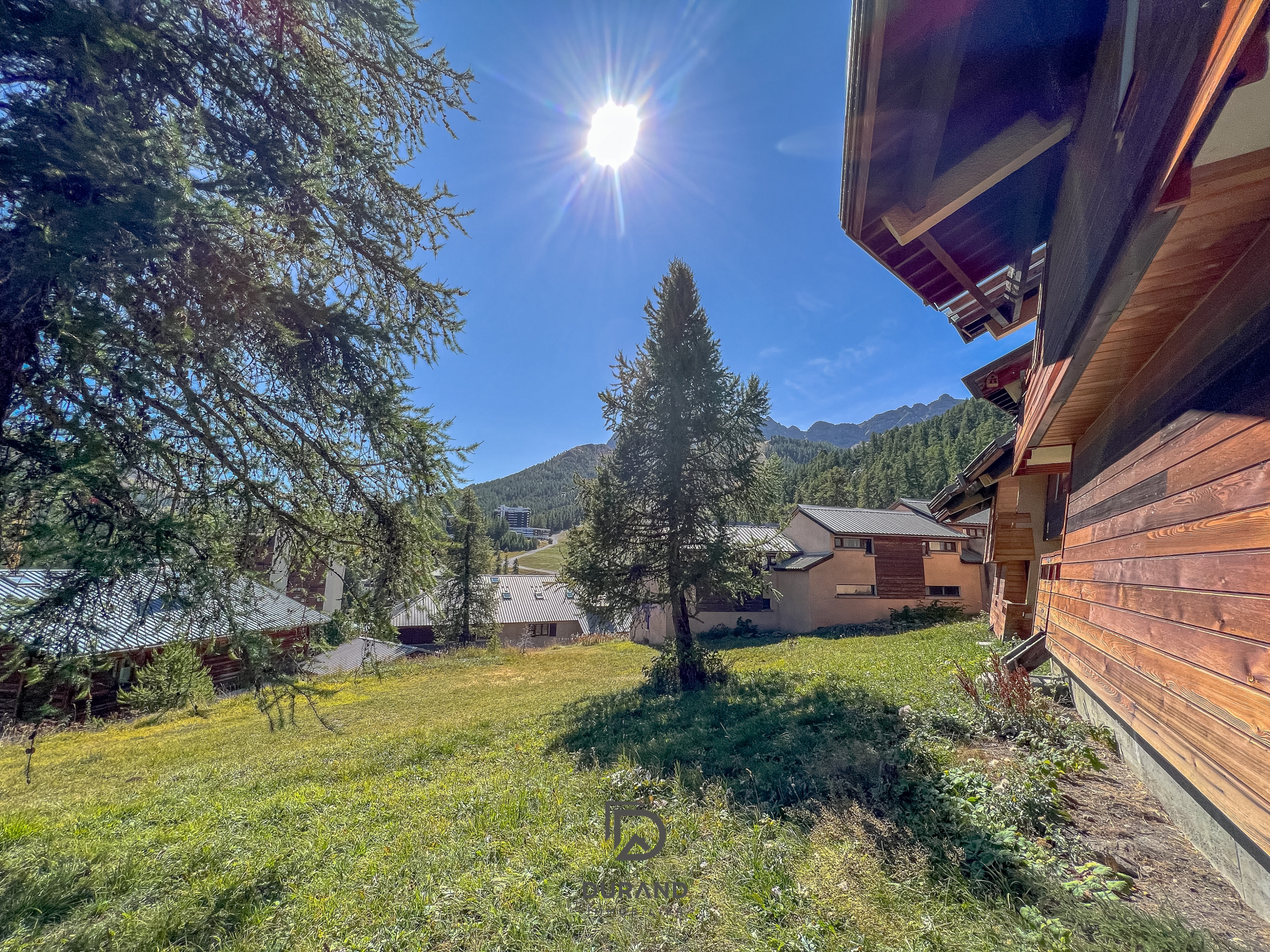 APPARTEMENT - TERRASSE - LE HAMEAU - 05560 VARS LES CLAUX