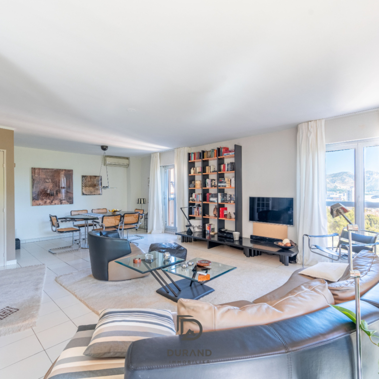 APPARTEMENT -  PERIER - CARRE D'OR - 13008 MARSEILLE