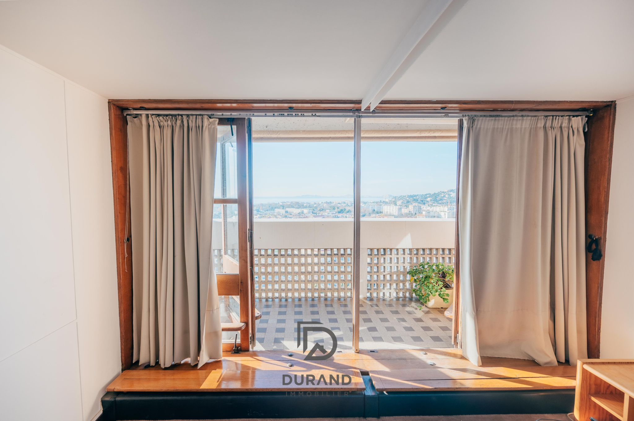 APPARTEMENT DUPLEX LE CORBUSIER 13008 MARSEILLE