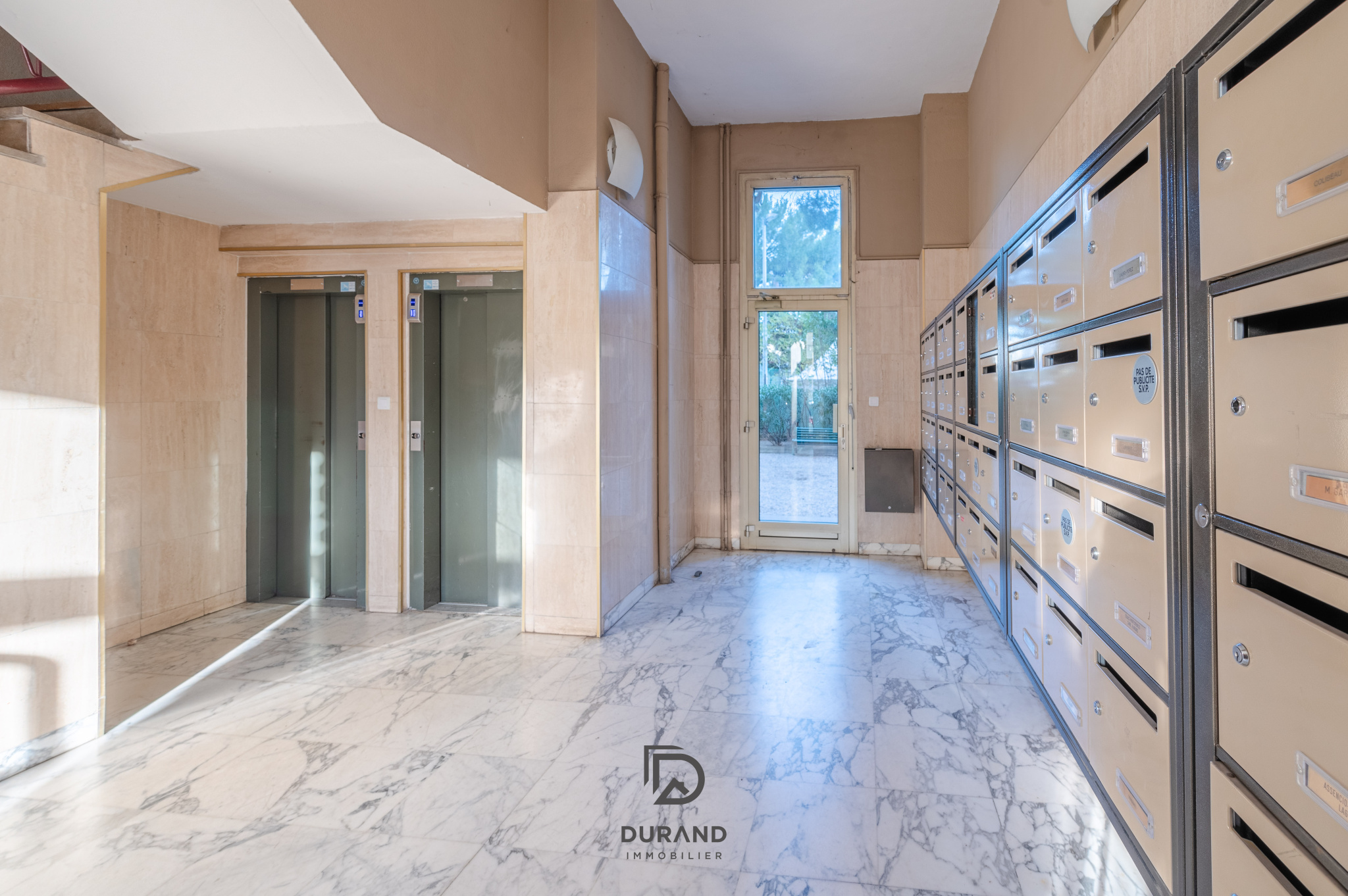APPARTEMENT - GRAND SAINT GINIEZ - 13008 MARSEILLE