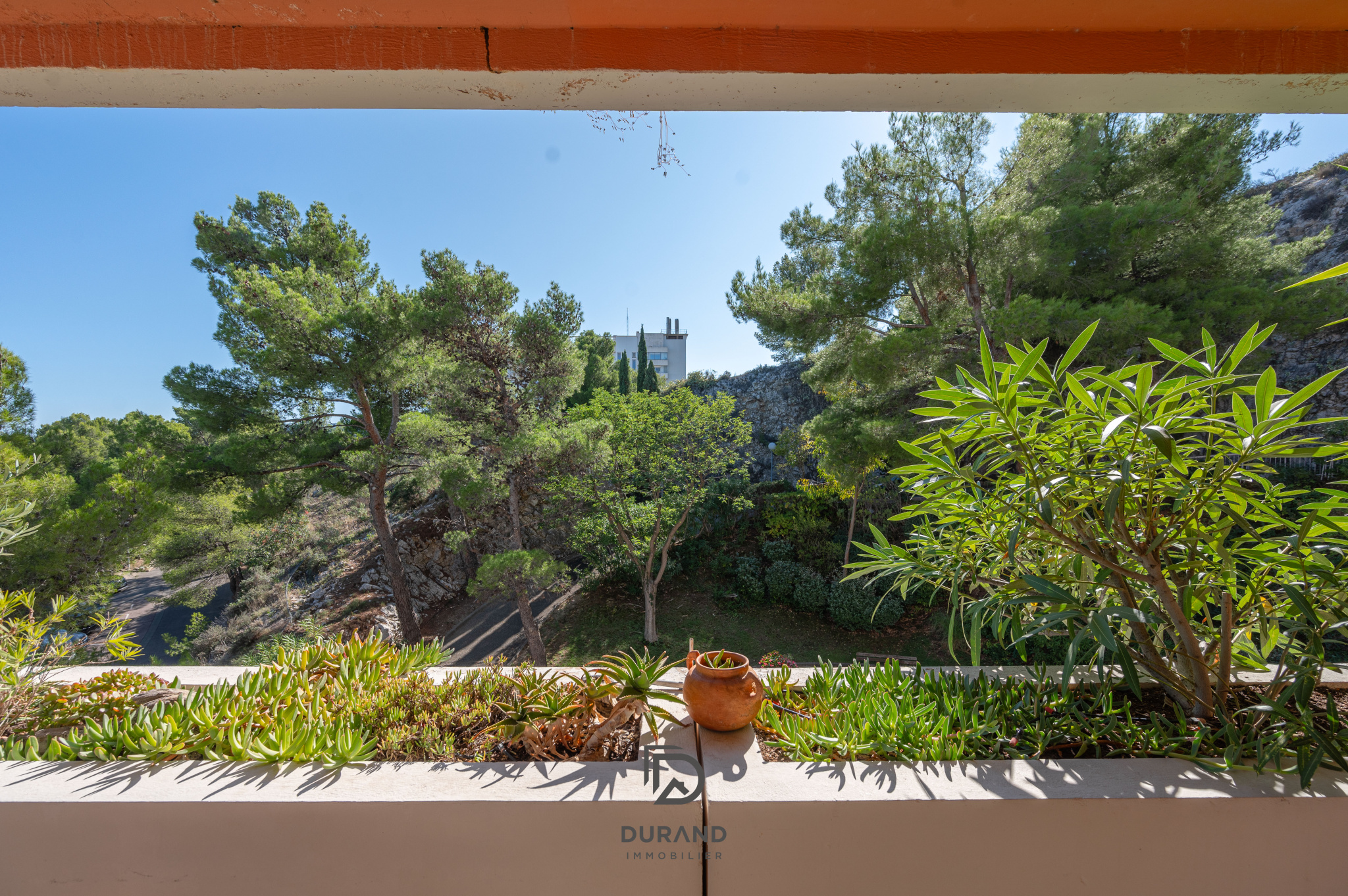 APPARTEMENT -  PERIER - CARRE D'OR - 13008 MARSEILLE