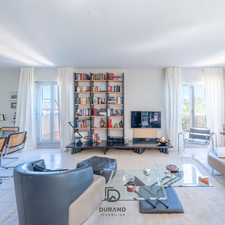 APPARTEMENT -  PERIER - CARRE D'OR - 13008 MARSEILLE