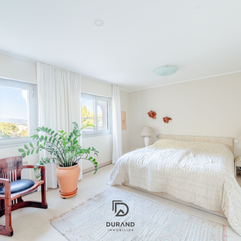 APPARTEMENT -  PERIER - CARRE D'OR - 13008 MARSEILLE