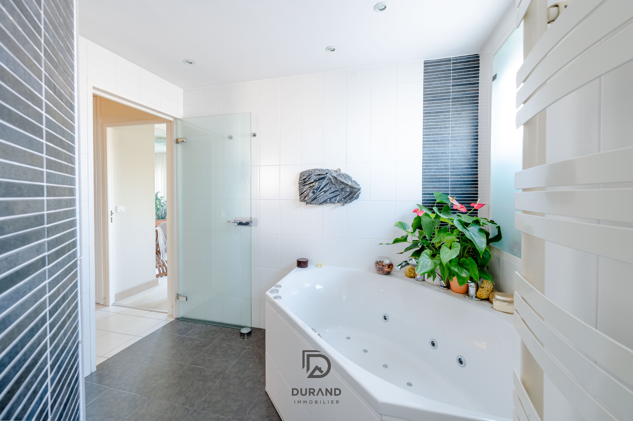 APPARTEMENT -  PERIER - CARRE D'OR - 13008 MARSEILLE