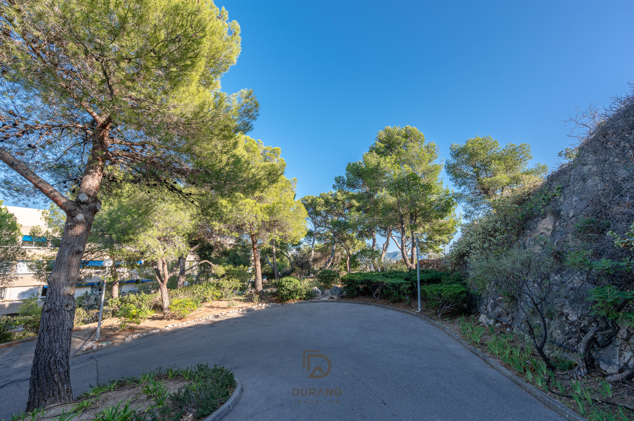 APPARTEMENT -  PERIER - CARRE D'OR - 13008 MARSEILLE