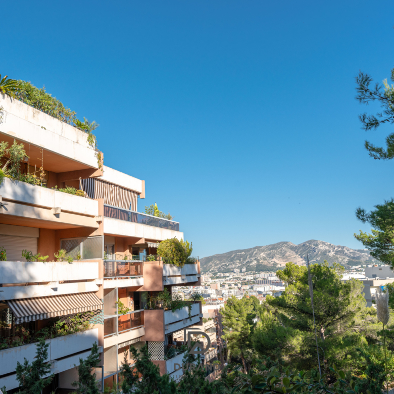 APPARTEMENT -  PERIER - CARRE D'OR - 13008 MARSEILLE