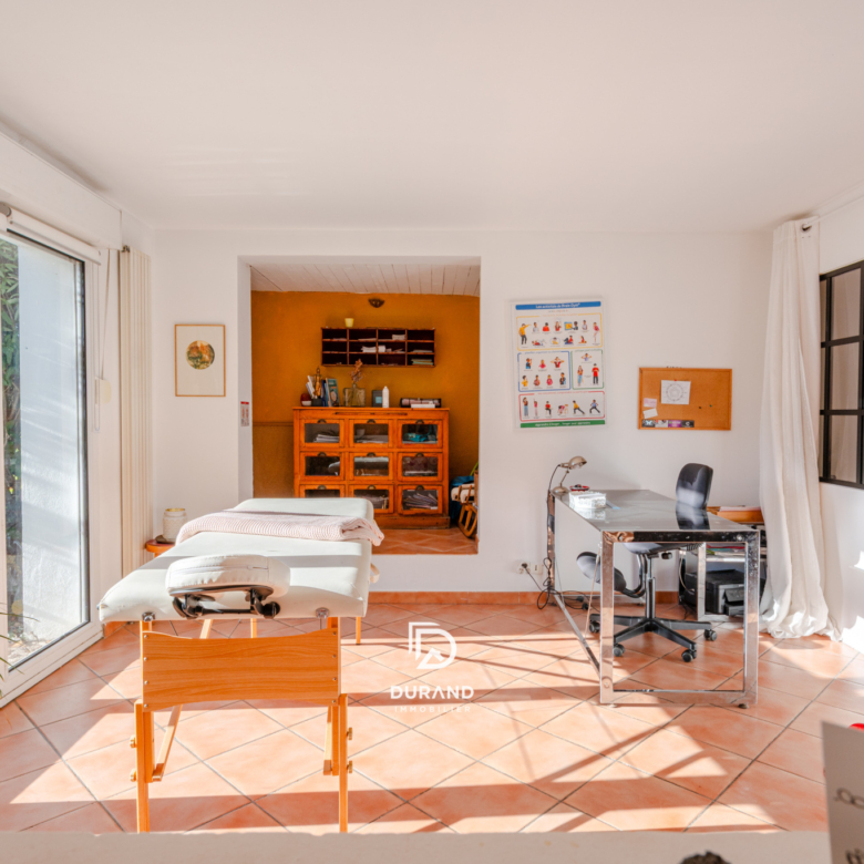 BATISSE - DEPENDANCES - GARAGE - PISCINE - 13400 AUBAGNE