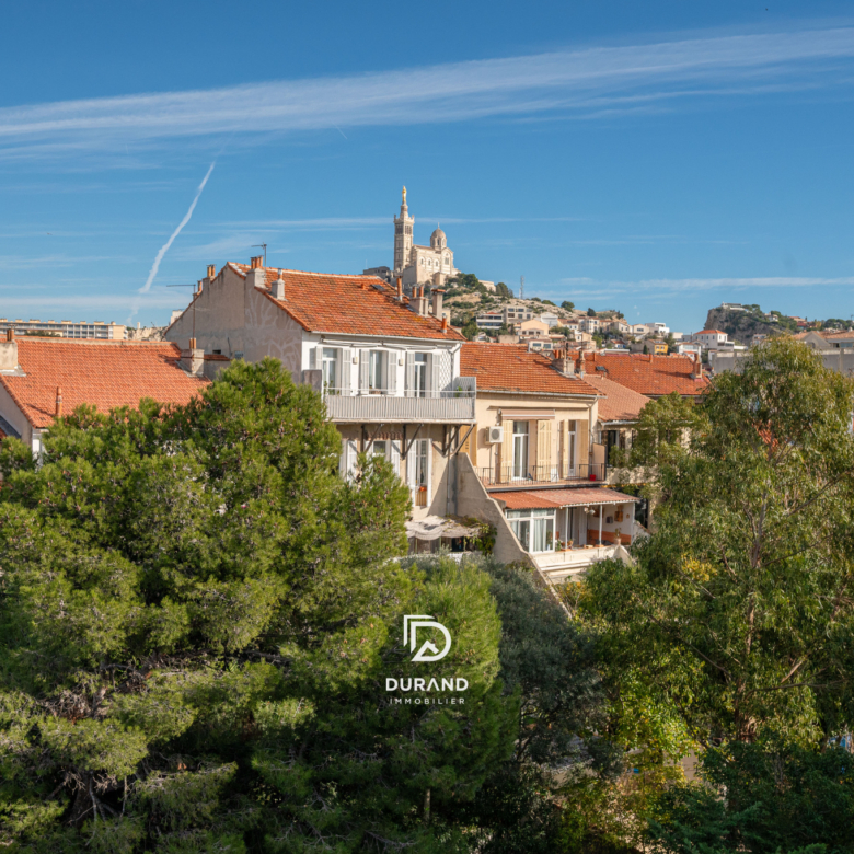APPARTEMENT - T3 - TOIT TERRASSE - VUE MER ET NOTRE DAME - 76M2 - BOMPARD - 13007 MARSEILLE