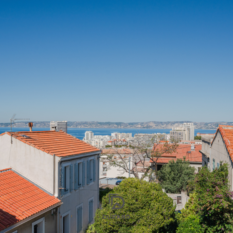 APPARTEMENT - ROUCAS BLANC - 13007 MARSEILLE